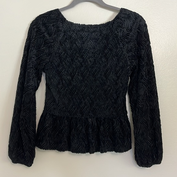 Ali & Jay Black LS Textured Velvet Peplum Top - Picture 8 of 10